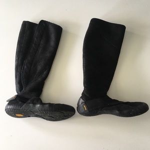 Vibram Furoshiki high shearling barefoot boots
